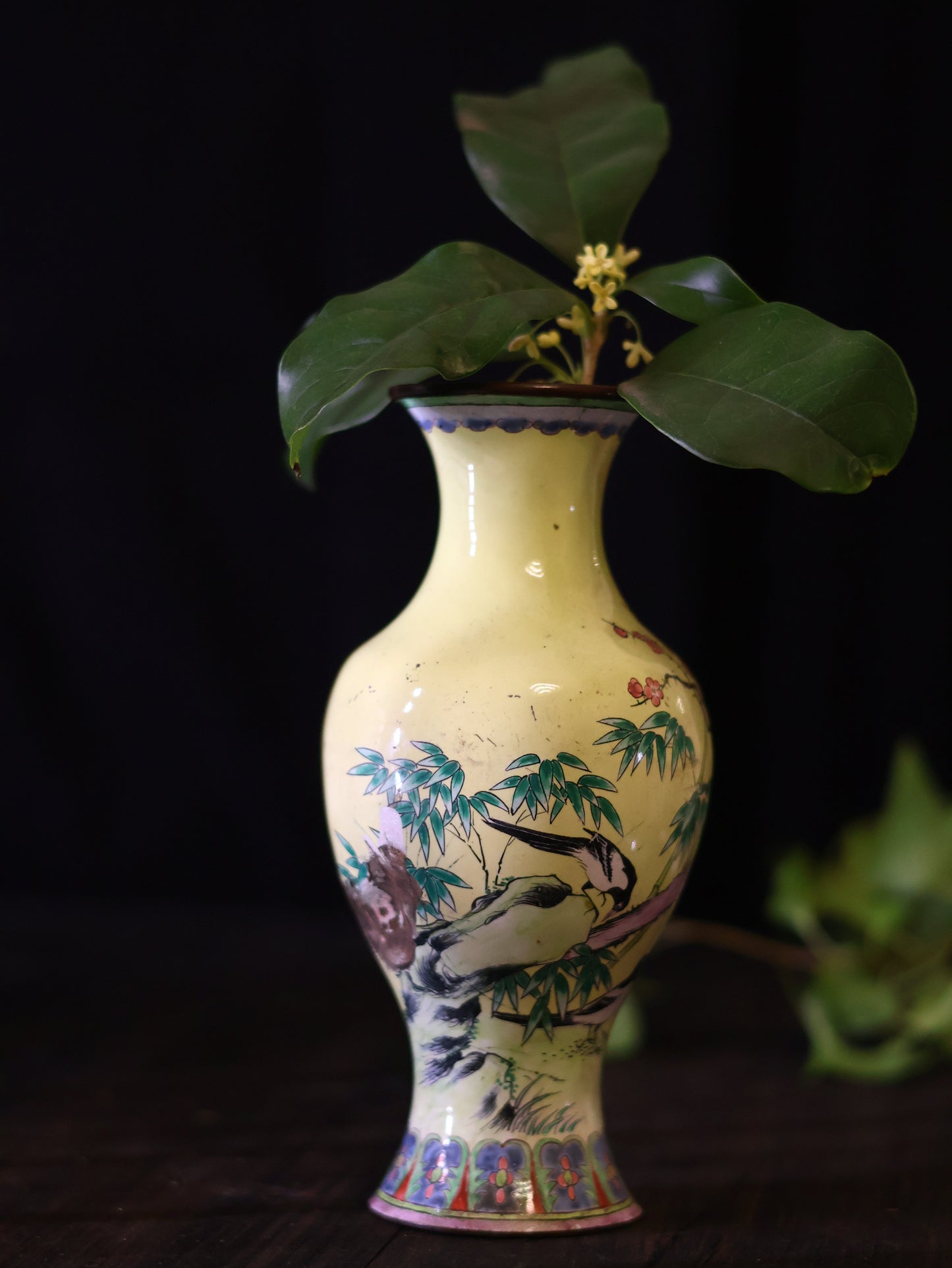 1930s Rare Antique Republic Era of China Yellow Porcelain Hand-Painted Magpie Vase