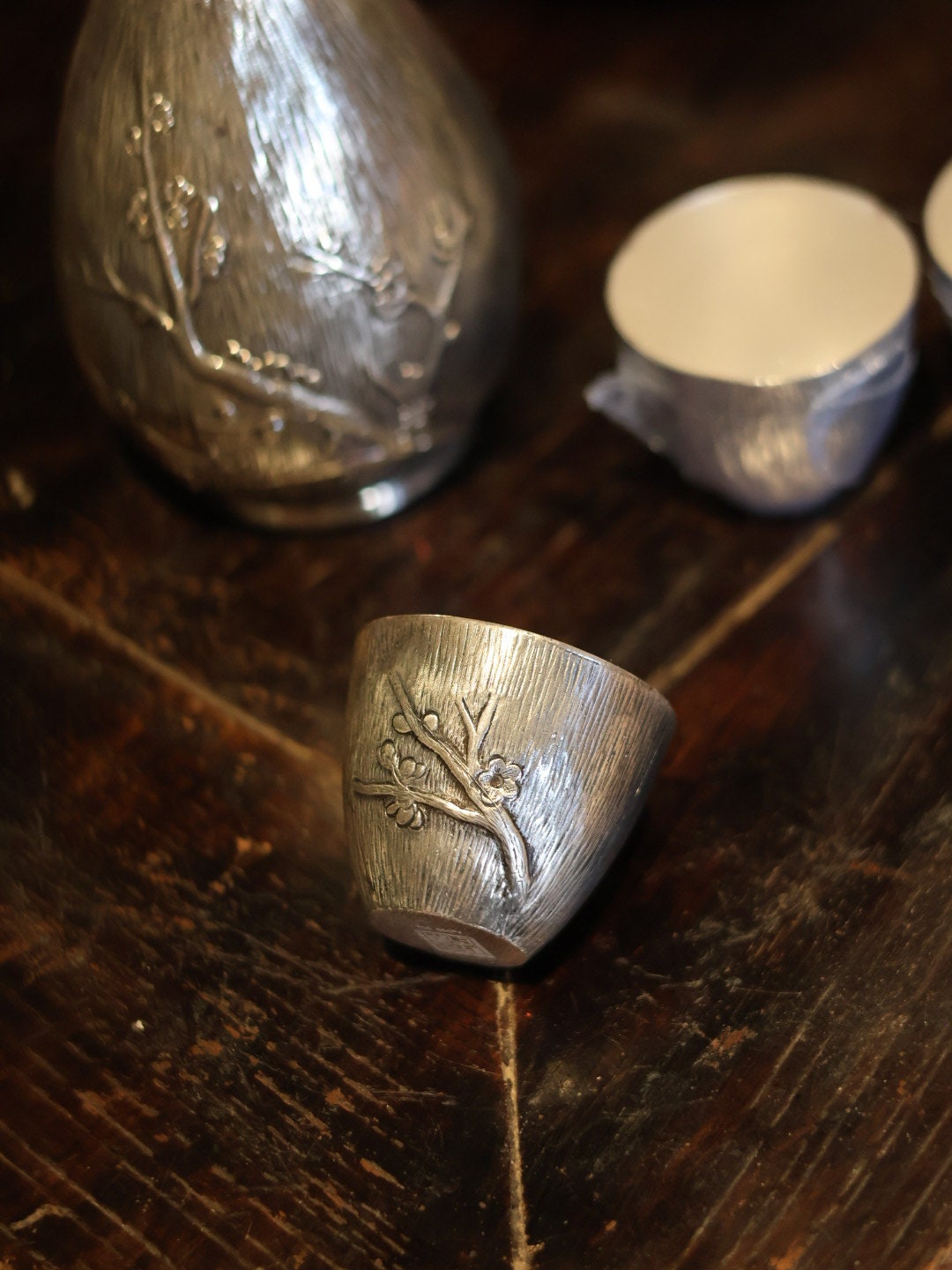 1960s Vintage Handcrafted 999 Silver Floral Engraving Decanter with Four Cups