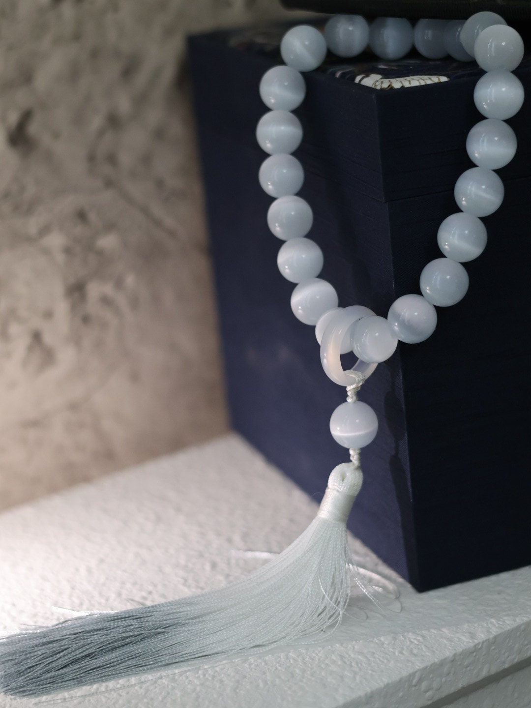 White Cat's Eye Stone Handheld Prayer Beads | 14mm 21 Beads Meditation Mala | Spiritual Healing Crystal | Calming Stress Relief