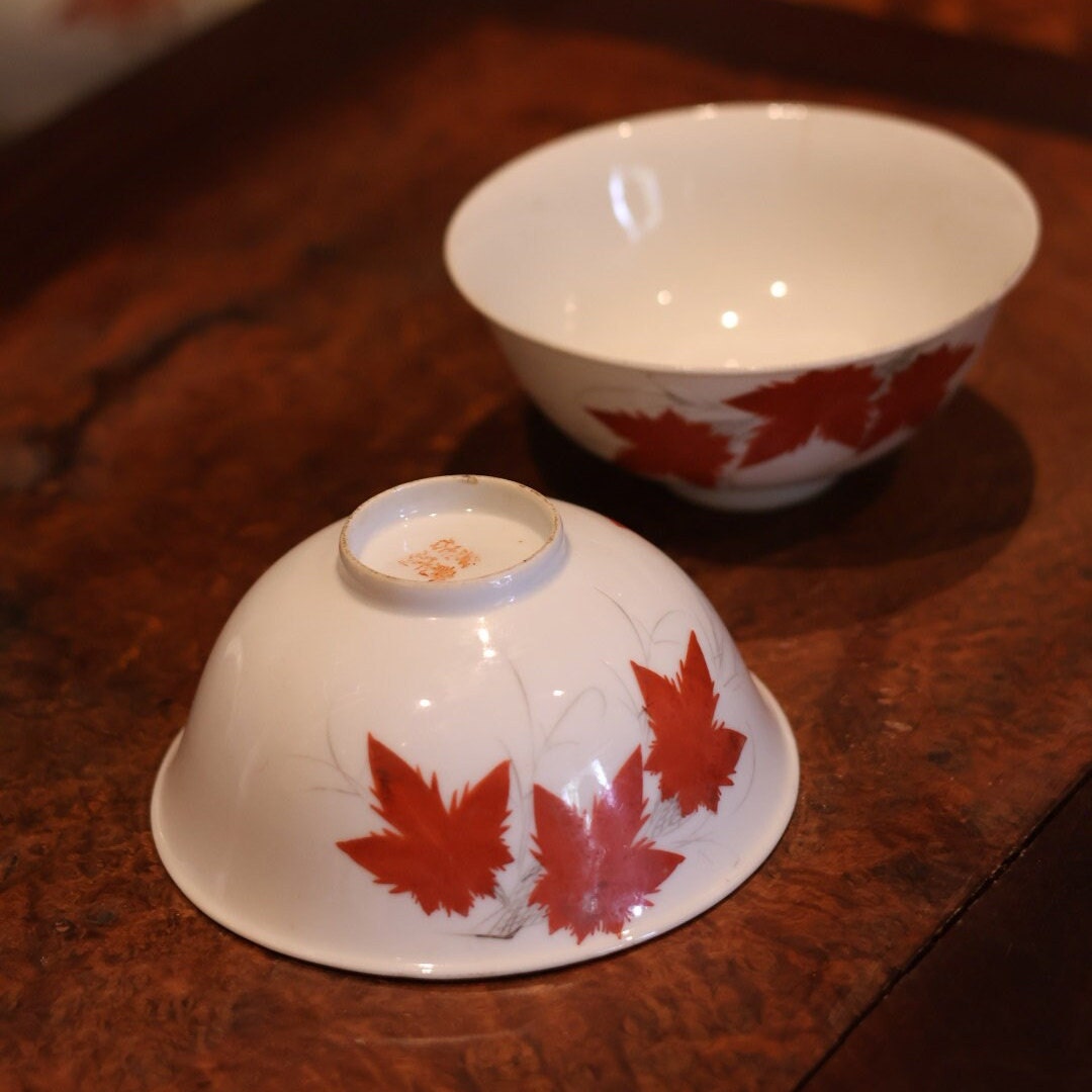 1970s Jingdezhen vintage porcelain bowl with hand-painted red maple leaves, showcasing the intricate detailing and vibrant glaze.